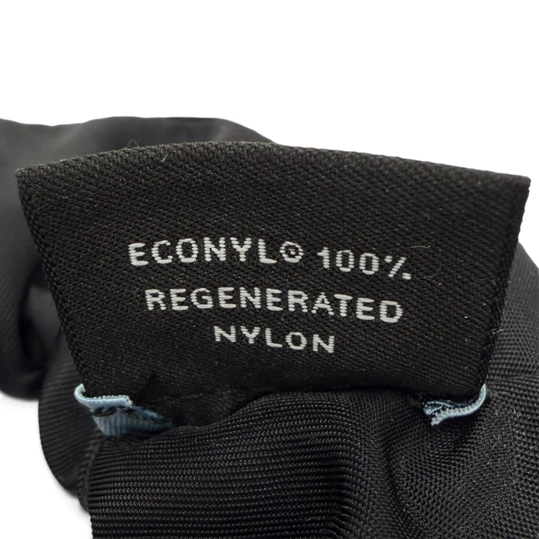 Excellent PRADA Shush Test Triangle with logo RE-NYLON black 1IF015