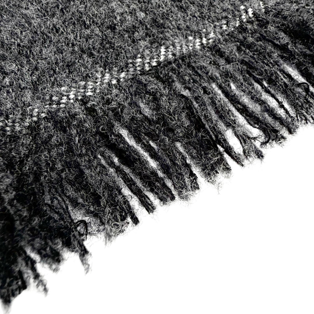 Pristine CHANEL Scarf Cashmere blend COCO Mark with fringe gray wool Women