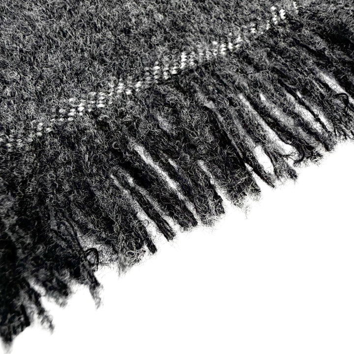 Pristine CHANEL Scarf Cashmere blend COCO Mark with fringe gray wool Women