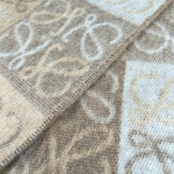 Great LOEWE Scarf Checkerboard scarf Anagram fringe beige wool Women