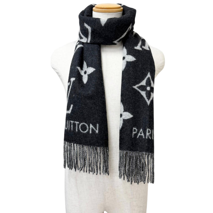 Excellent LOUIS VUITTON Scarf Escalp Reykjavik Monogram fringe black