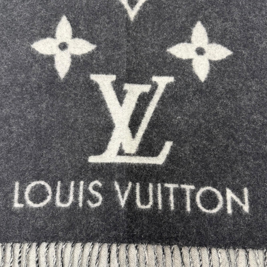 Excellent LOUIS VUITTON Scarf Escalp Reykjavik Monogram fringe black
