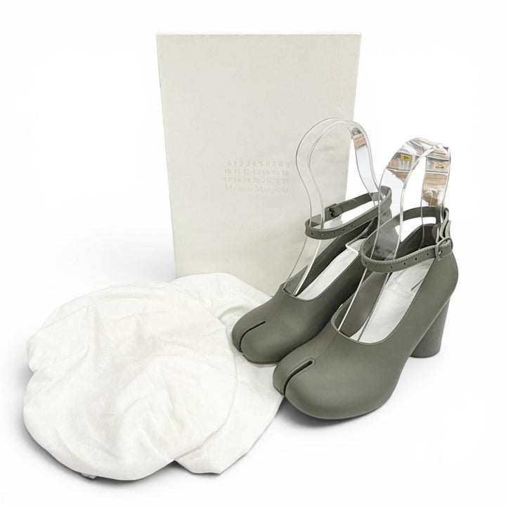 Great Maison Margiela 22 pumps TABI Ankle strap rain shoes khaki 35 S58WL0222