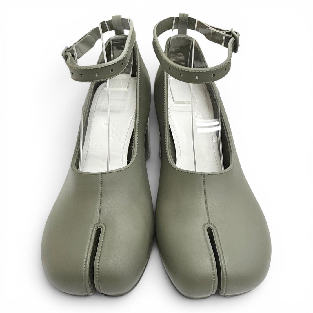 Great Maison Margiela 22 pumps TABI Ankle strap rain shoes khaki 35 S58WL0222