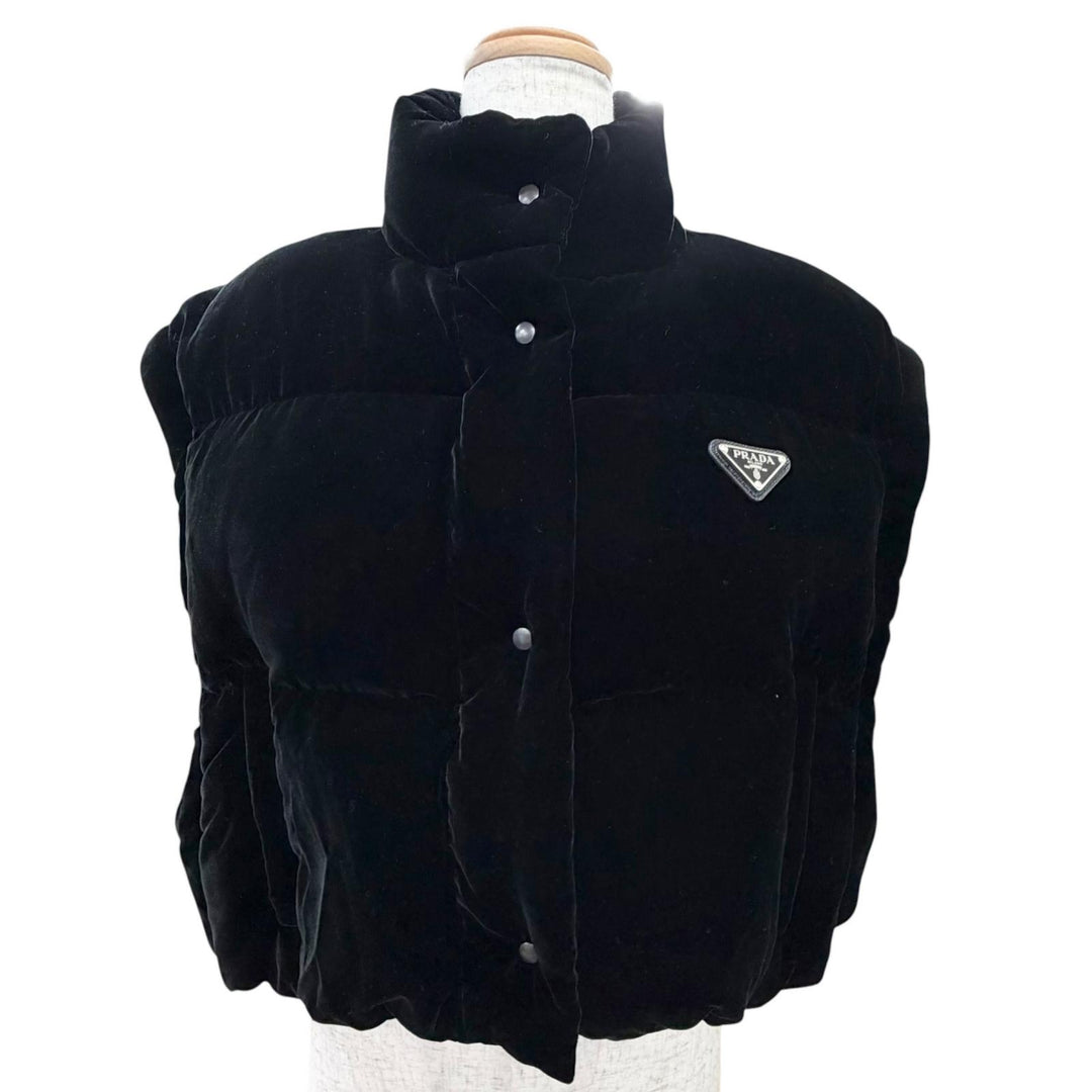 Excellent PRADA Down jacket Triangle velvet cropped 2-way down vest 36 291805
