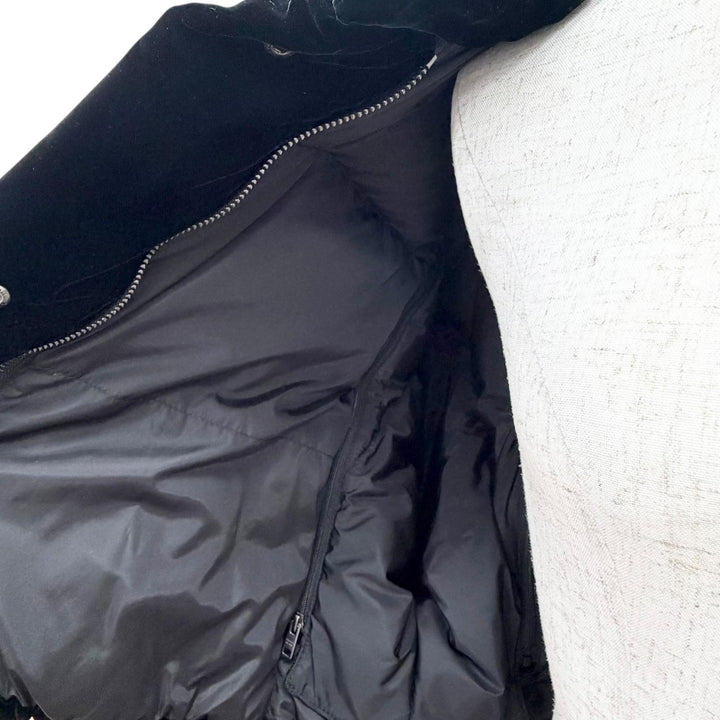 Excellent PRADA Down jacket Triangle velvet cropped 2-way down vest 36 291805