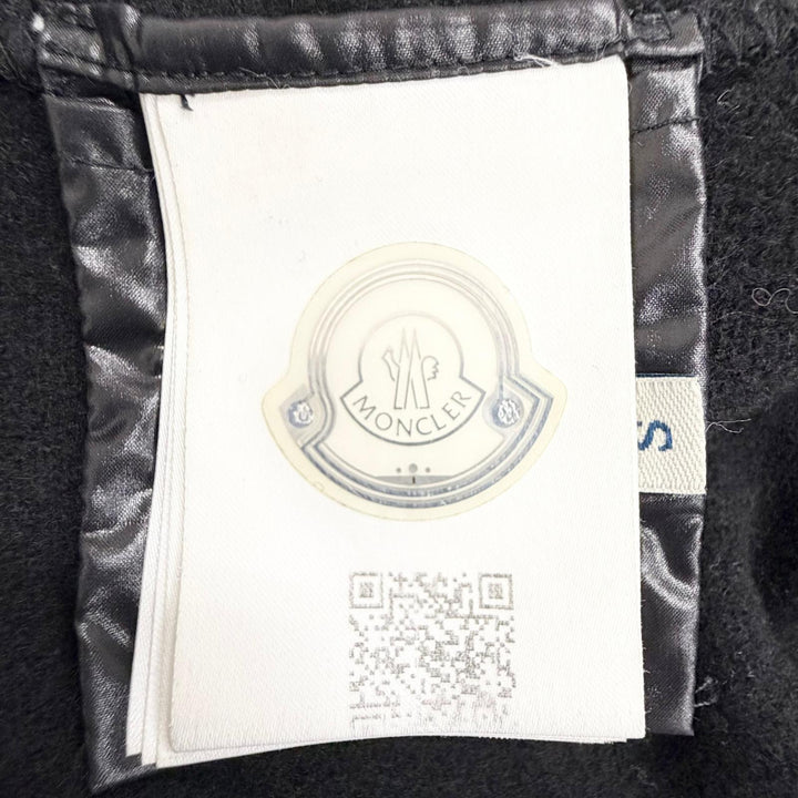 Great MONCLER poncho MANTELLA Logo patch down sleeve fringe cape coat black S