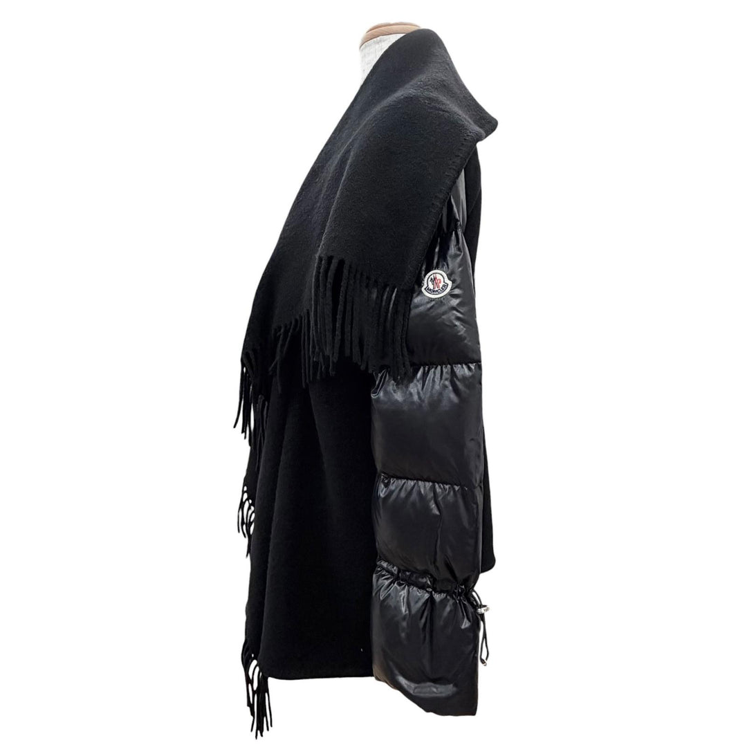 Great MONCLER poncho MANTELLA Logo patch down sleeve fringe cape coat black S