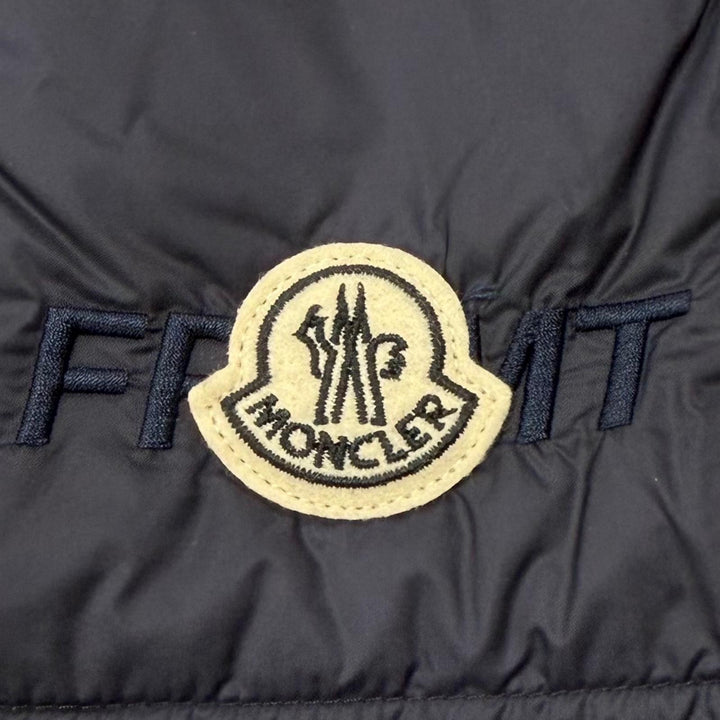 Pristine MONCLER GENIUS 7 Down vest VAILE GILET Vest with logo patch Navy mens 4