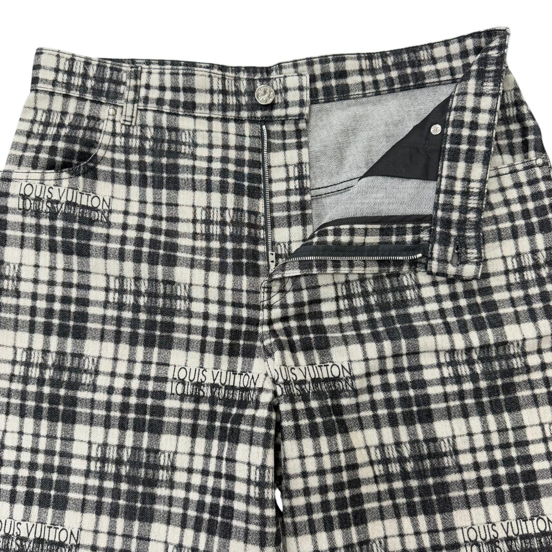 Excellent LOUIS VUITTON Shorts Logo check pattern leather patch