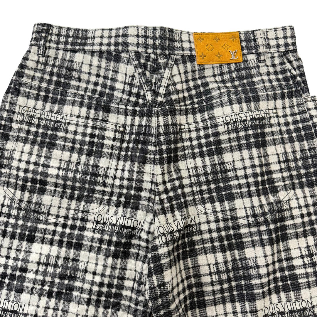 Excellent LOUIS VUITTON Shorts Logo check pattern leather patch