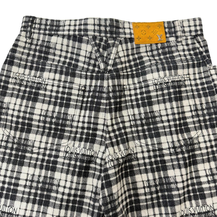 Excellent LOUIS VUITTON Shorts Logo check pattern leather patch
