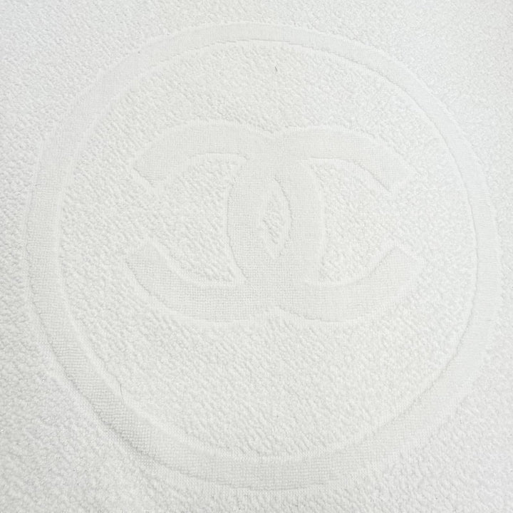 Pristine CHANEL COCO Mark Fringe Glitter Thread Large Beach Towel white 17P