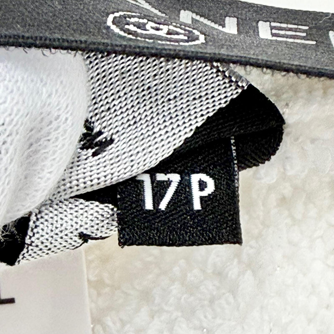 Pristine CHANEL COCO Mark Fringe Glitter Thread Large Beach Towel white 17P