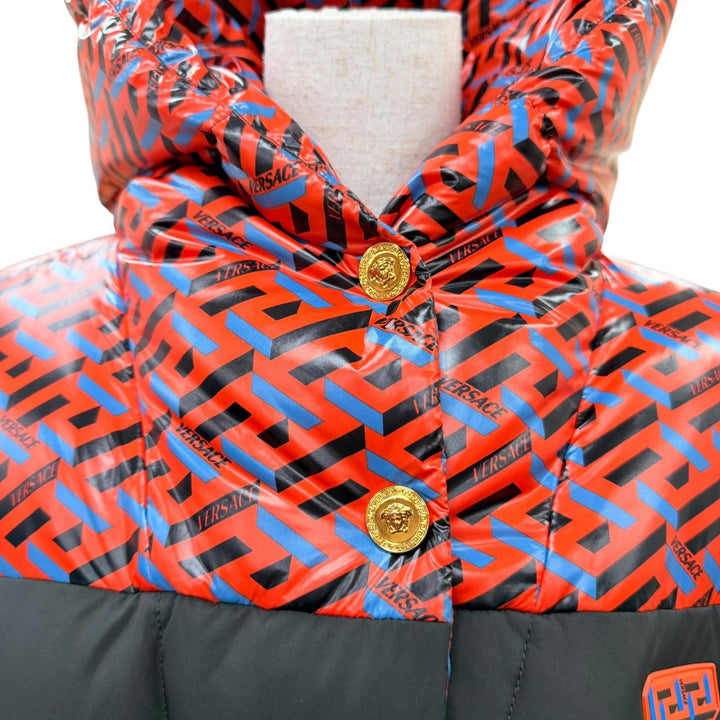 Great VERSACE Down jacket Medusa Button Hooded Red series Nylon Women 38 1001397