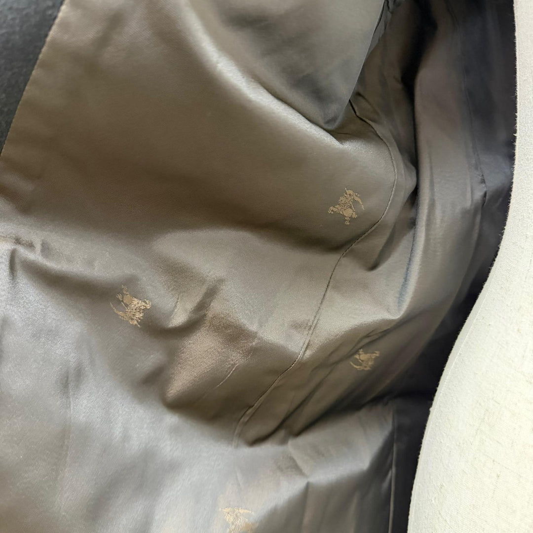 Excellent BURBERRY LONDON Chester coat All-over logo print on the reverse side