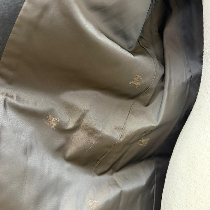 Excellent BURBERRY LONDON Chester coat All-over logo print on the reverse side