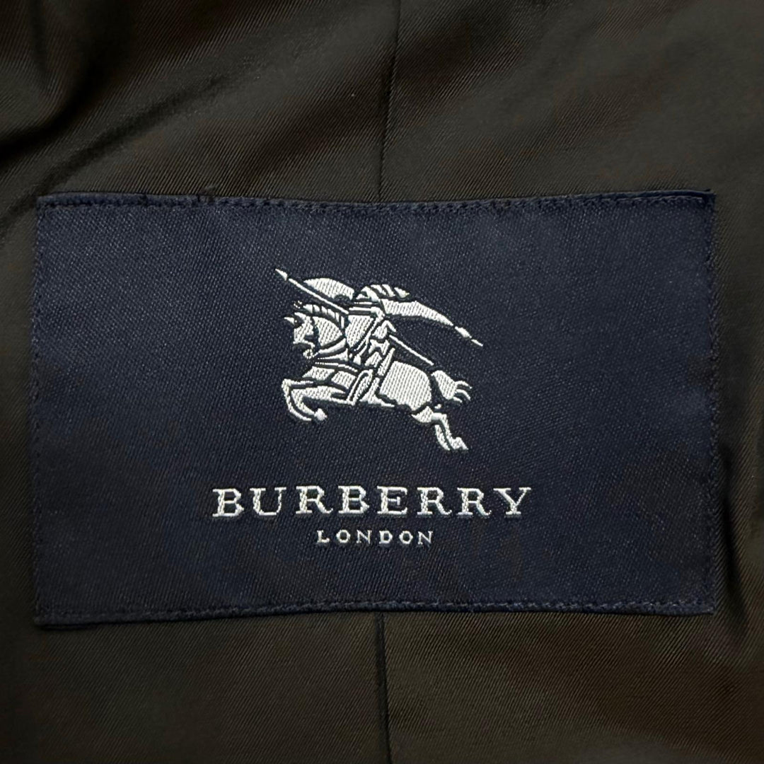 Excellent BURBERRY LONDON Chester coat All-over logo print on the reverse side