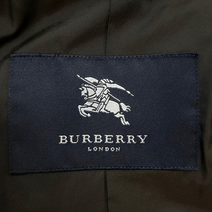 Excellent BURBERRY LONDON Chester coat All-over logo print on the reverse side