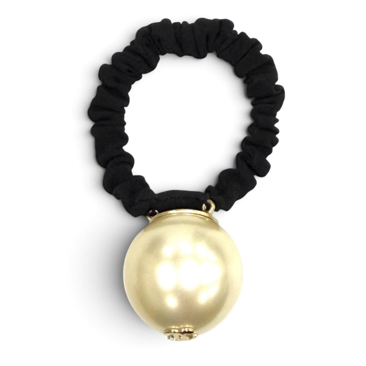 Great CHANEL Shush COCO Mark Fake Pearl black fabric Women F20V