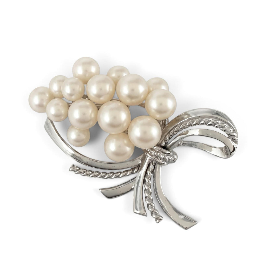 Great MIKIMOTO Brooch Ribbon Flower Silver Pearl Women