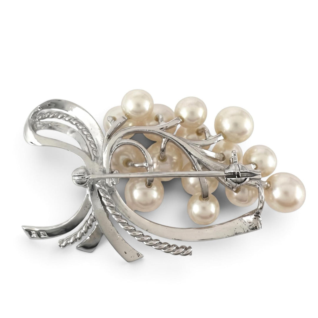 Great MIKIMOTO Brooch Ribbon Flower Silver Pearl Women