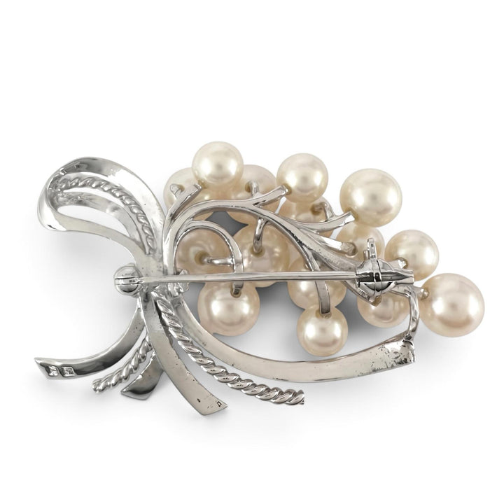 Great MIKIMOTO Brooch Ribbon Flower Silver Pearl Women