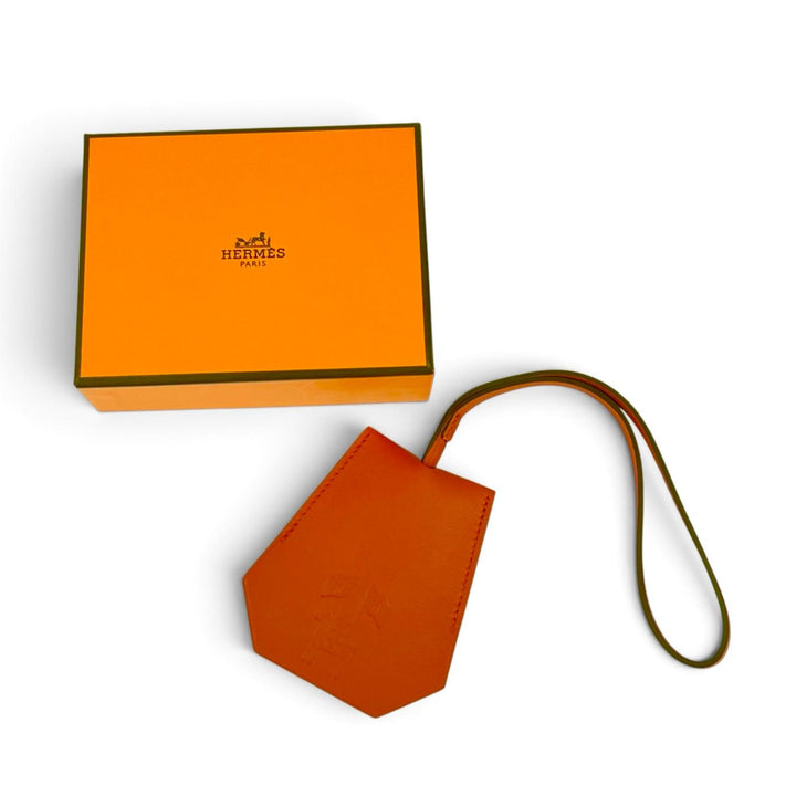 Pristine HERMES charm 2024 Year Gift Key Clochette Bag Vaux Swift Leather Women