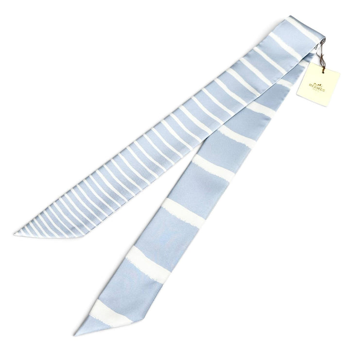 Pristine HERMES scarf border Light blue silk Women