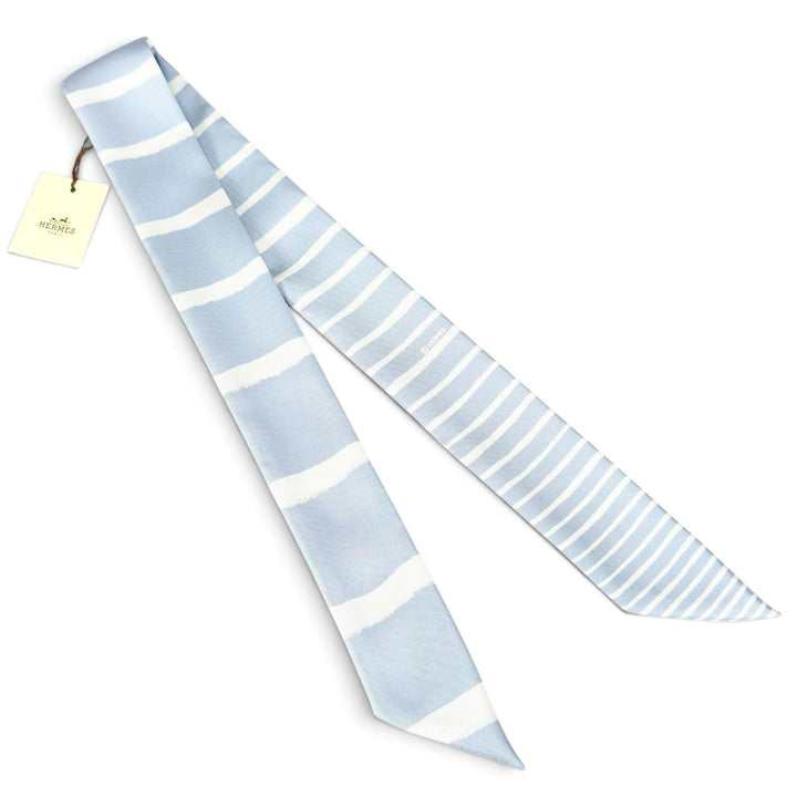 Pristine HERMES scarf border Light blue silk Women