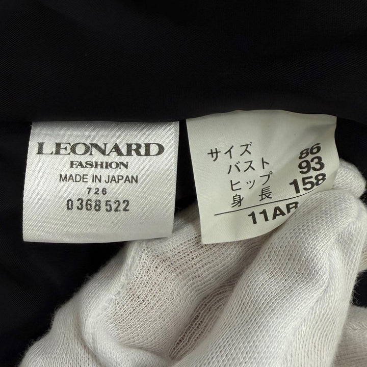 Great LEONARD FASHION coat Includes 4 extra belts and logo buttons. wool 11