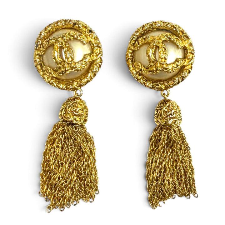 Great CHANEL Earring COCO Mark Lava Eco Pearl gold Women 93A