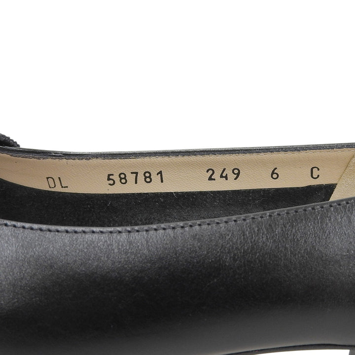 Pristine Salvatore Ferragamo pumps SENATO Gancini Ribbon Design black leather 6
