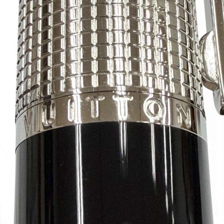 Excellent LOUIS VUITTON Ballpoint pen Dock lacquer Silver mens