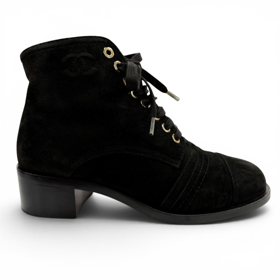 Great CHANEL Ankle boots COCO Mark embroidered sheepskin boots black 35 G33855