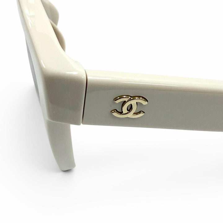 Excellent CHANEL sunglasses COCO Mark Ball Chain included light beige 5487-A