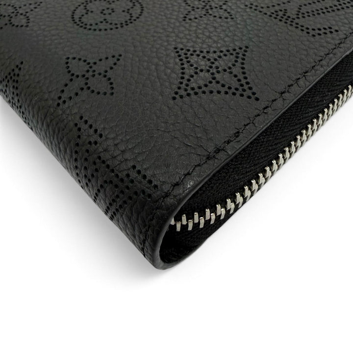 Excellent LOUIS VUITTON Purse Zippy wallet Zip Around black Mahina Women M61867