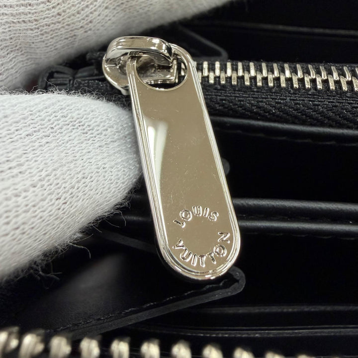 Excellent LOUIS VUITTON Purse Zippy wallet Zip Around black Mahina Women M61867