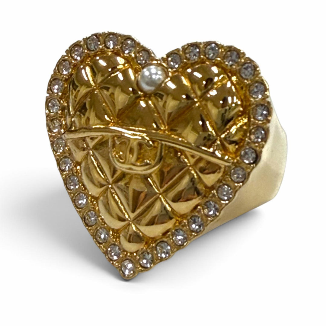 Great CHANEL Ring ring Matelassé Heart gold Pearl Women B24A ABC459
