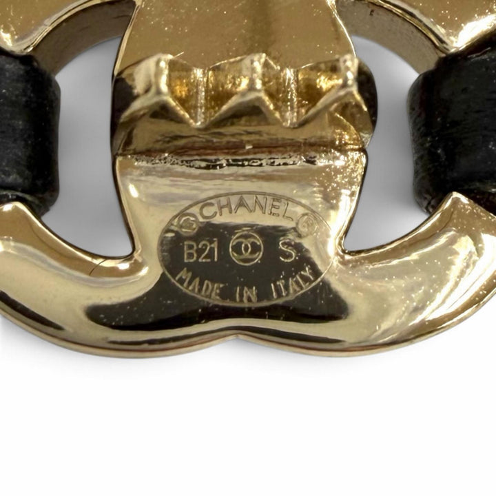 Excellent CHANEL Valletta COCO Mark Turnlock Motif Matelassé gold Women B21S