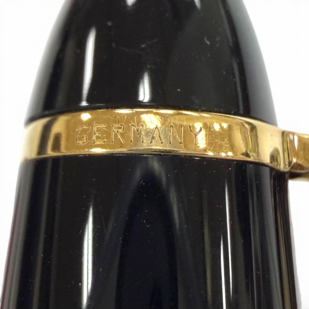 Excellent MONTBLANC fountain pen Meisterstück 146 white star black 14K mens