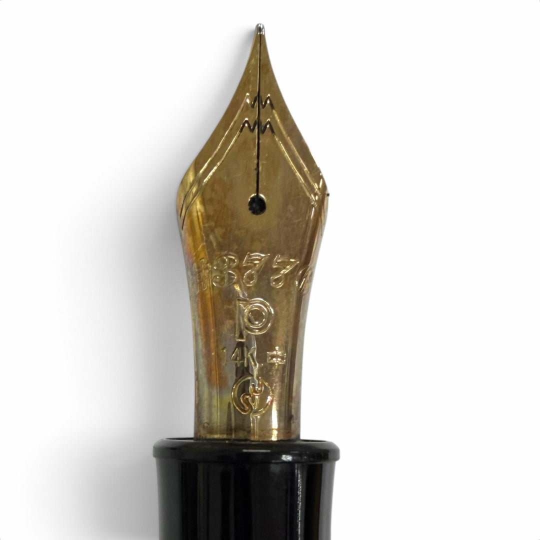 Very Good PLATINUM fountain pen Makie Phoenix design, made by Ippei, cap type.