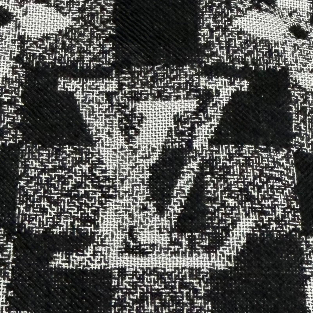 Excellent LOUIS VUITTON Stall Etol Damier Gradient black wool mens M76560