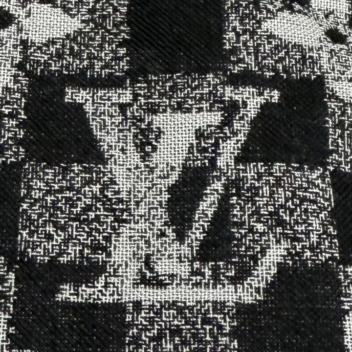 Excellent LOUIS VUITTON Stall Etol Damier Gradient black wool mens M76560