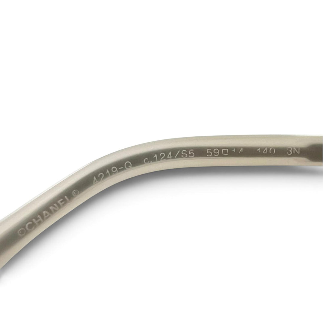 Excellent CHANEL sunglasses Chain Temple Teardrop Beige metal Women 4219-Q