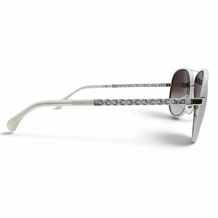 Excellent CHANEL sunglasses Chain Temple Teardrop Beige metal Women 4219-Q