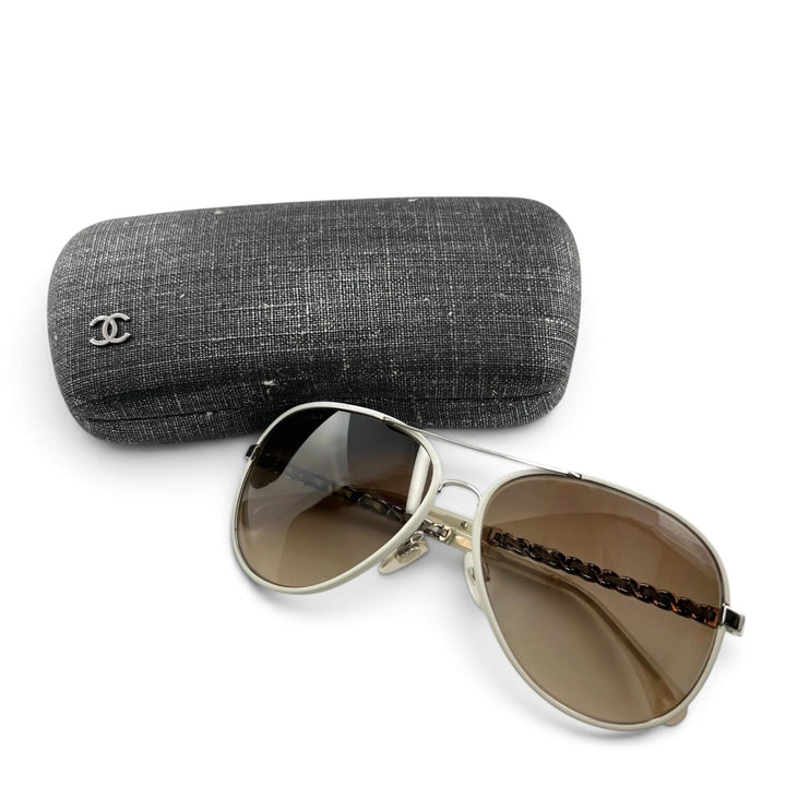 Excellent CHANEL sunglasses Chain Temple Teardrop Beige metal Women 4219-Q