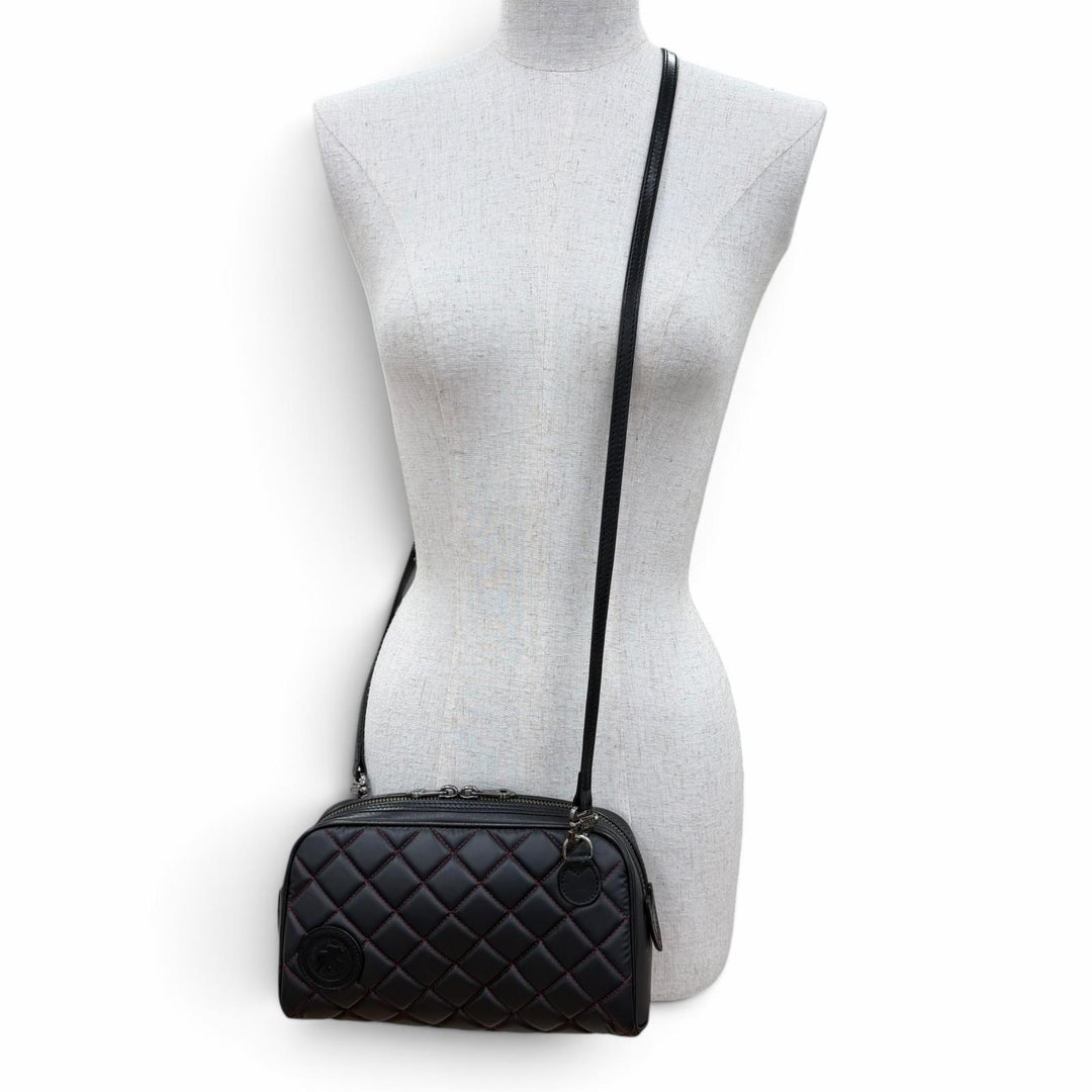 Excellent HUNTING WORLD Shoulder Bag Batue Surpass Quilted Leather Cosmetic Bag