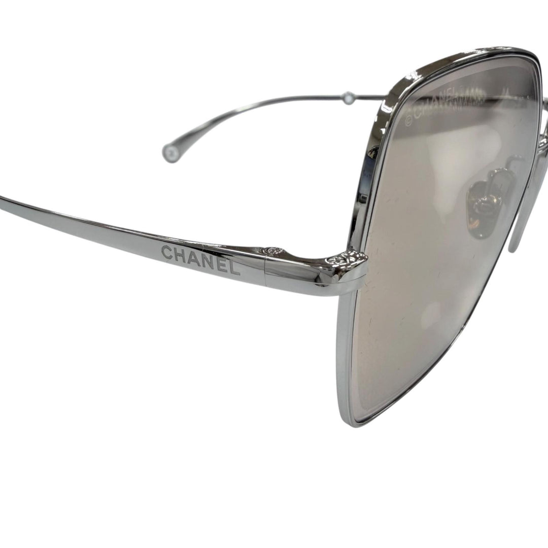 Excellent CHANEL sunglasses COCO Mark Pearl Chain Butterfly Silver Women 4262