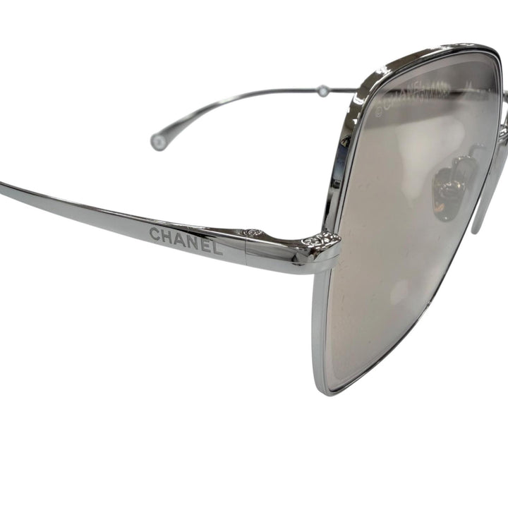Excellent CHANEL sunglasses COCO Mark Pearl Chain Butterfly Silver Women 4262